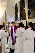勞漢賢牧師宣讀福音